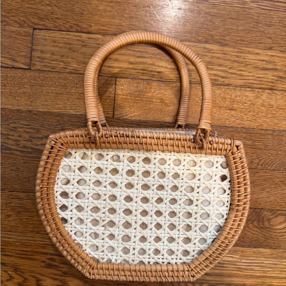 Amazon Elegant Tan and White Woven Handbag